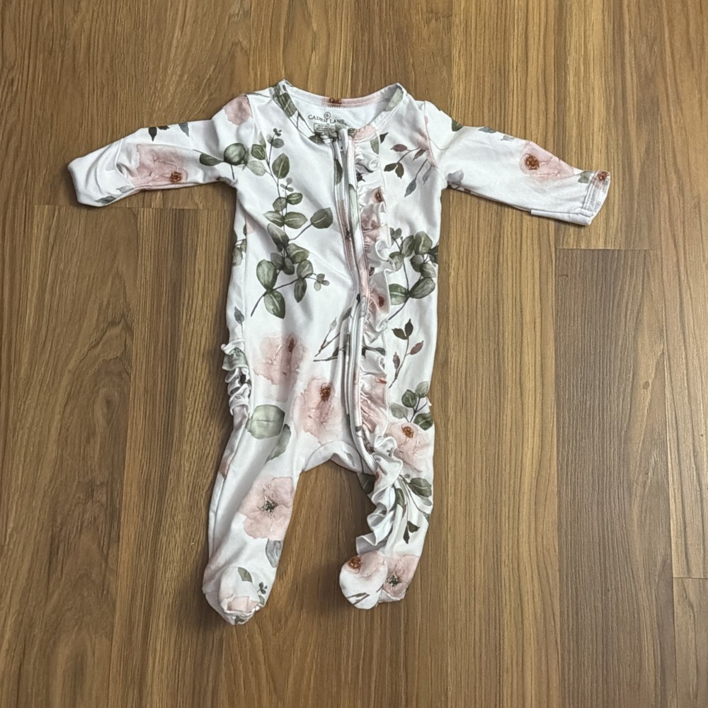 Caden Lane Baby Girls Floral Orchid Newborn 0 Footed Sleeper Pajamas EUC